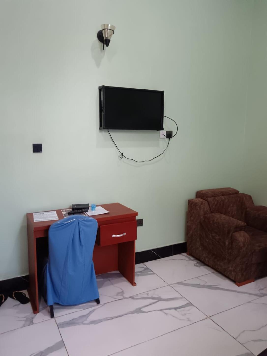 Hba Lodge Kahama Екстериор снимка